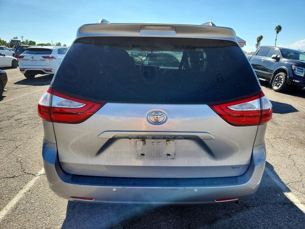 2016 TOYOTA SIENNA