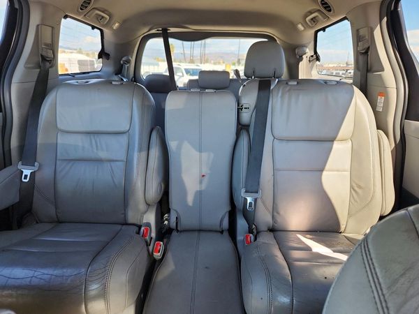 2016 TOYOTA SIENNA
