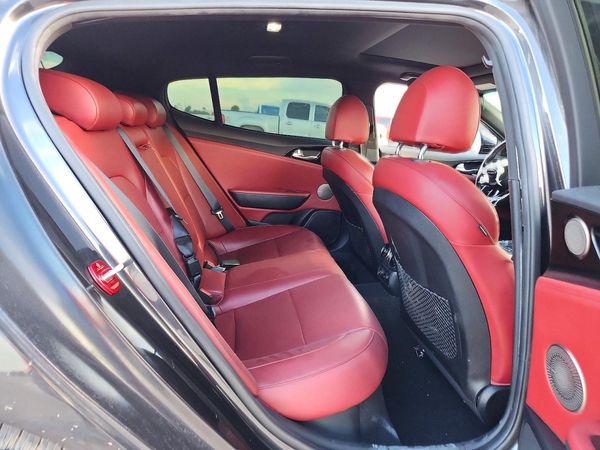2021 KIA STINGER