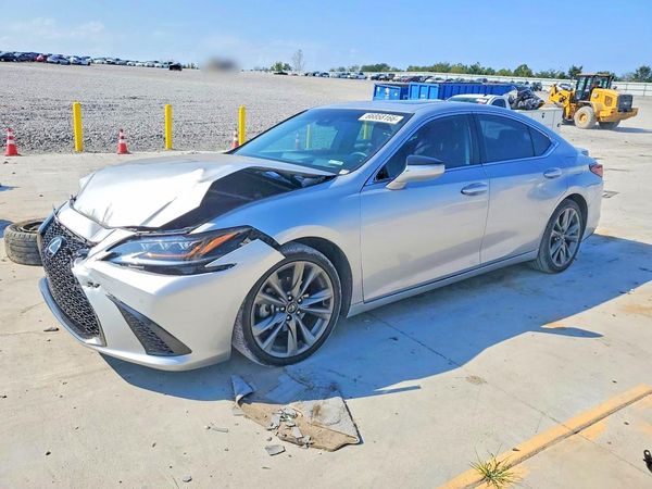 2019 LEXUS ES