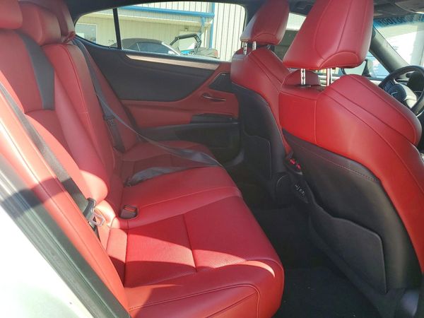 2019 LEXUS ES