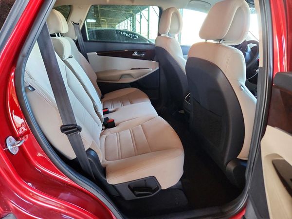 2017 KIA SORENTO L, LX
