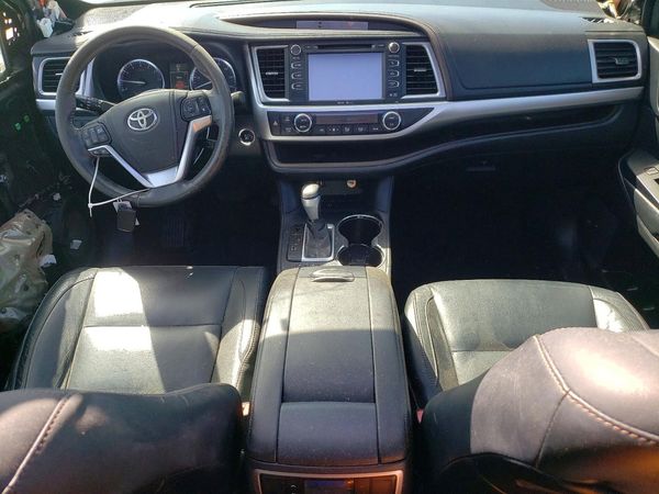 2015 TOYOTA HIGHLANDER