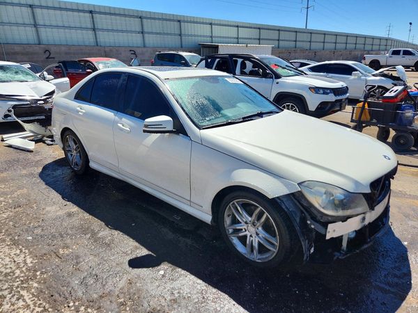 2012 MERCEDES-BENZ C