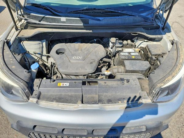 2016 KIA SOUL Plus — Engine bay