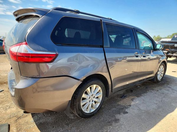 2016 TOYOTA SIENNA