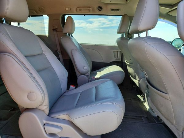 2016 TOYOTA SIENNA