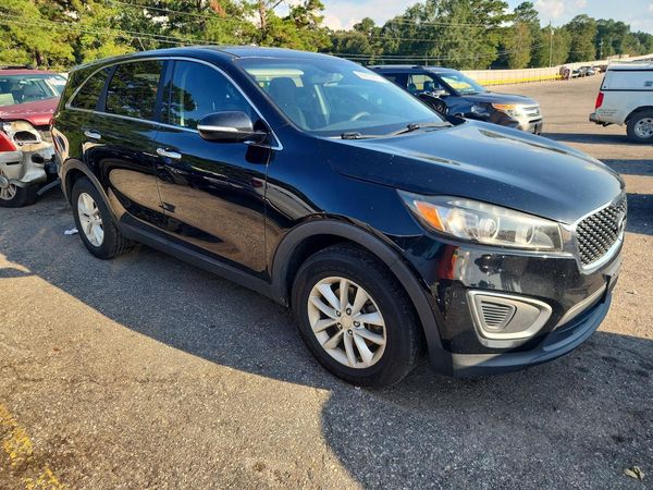 2016 KIA SORENTO L / LX — Passenger 3/4