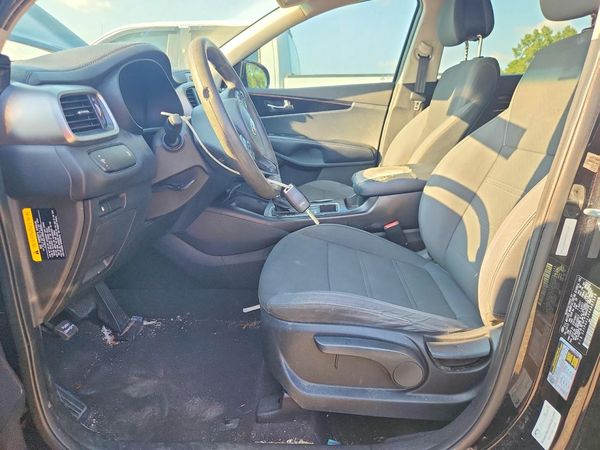 2016 KIA SORENTO L / LX — DENT