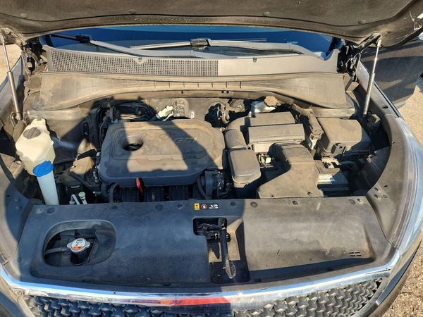 2016 KIA SORENTO L / LX — Engine bay