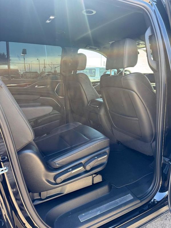 2023 CADILLAC ESCALADE Luxury