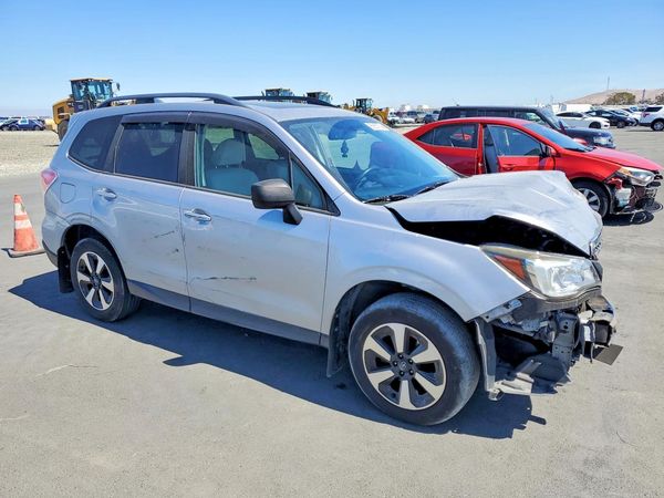 2018 SUBARU FORESTER Premium+CWP — Passenger 3/4
