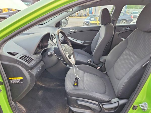 2012 HYUNDAI ACCENT GLS (Middle grade)