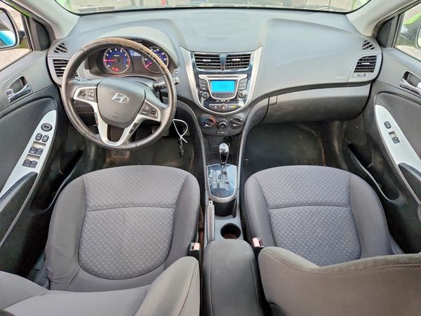 2012 HYUNDAI ACCENT GLS (Middle grade)