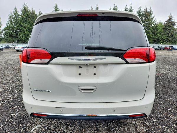 2017 CHRYSLER PACIFICA Touring L