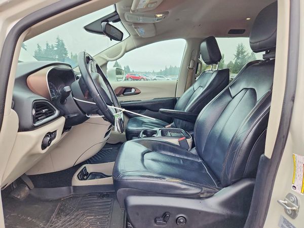 2017 CHRYSLER PACIFICA Touring L