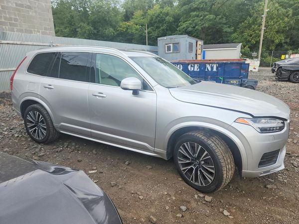 2022 VOLVO XC90 Momentum (excl S60) — Passenger 3/4