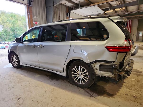 2019 TOYOTA SIENNA