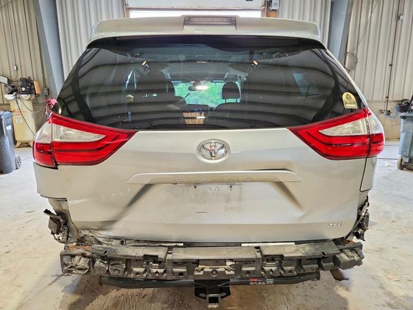 2019 TOYOTA SIENNA