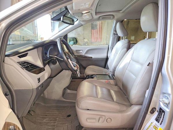 2019 TOYOTA SIENNA
