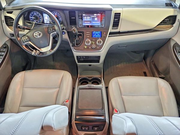 2019 TOYOTA SIENNA
