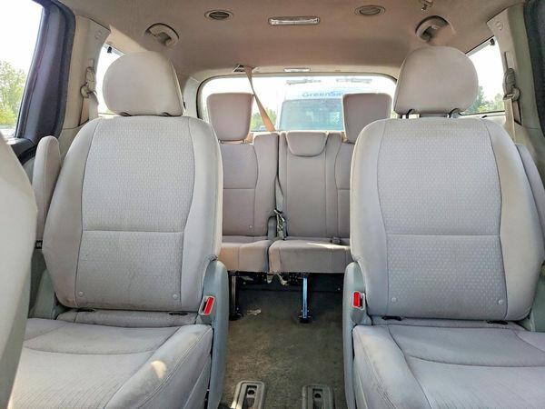2016 KIA SEDONA LX - Middle-low