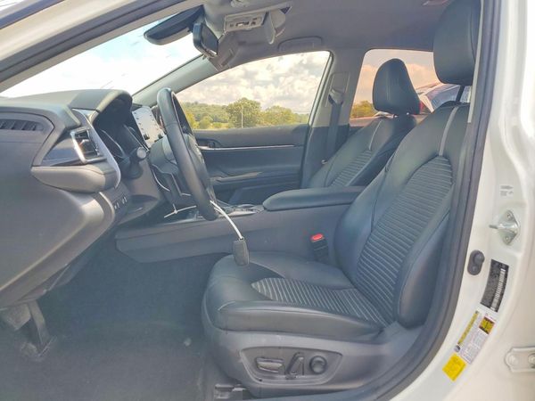 2022 TOYOTA CAMRY SOLA SE — DENT