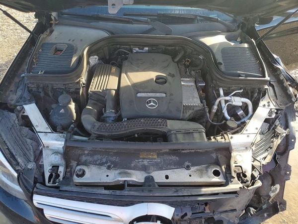 2018 MERCEDES-BENZ GLC-CLASS GLC300 — Engine bay