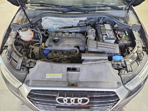 2018 AUDI Q3 — Engine bay