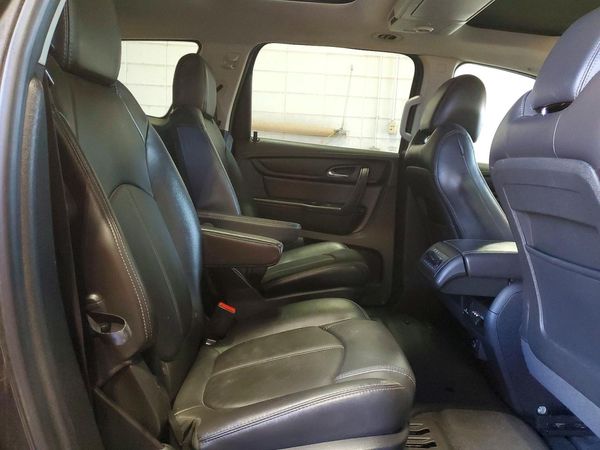 2017 CHEVROLET TRAVERSE 2LT