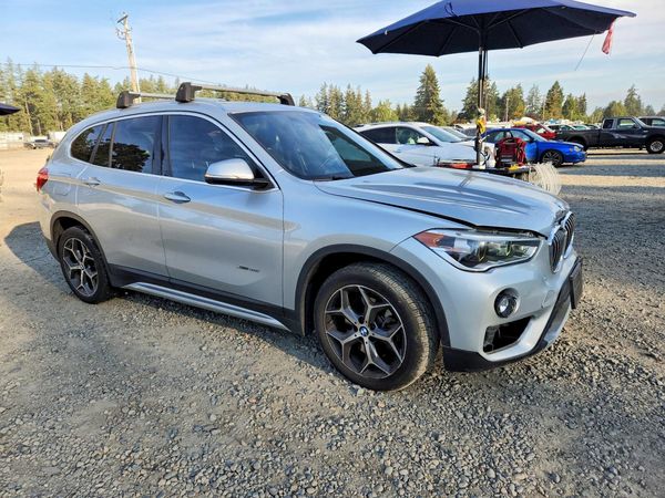 2016 BMW X1 xDrive28i — Passenger 3/4