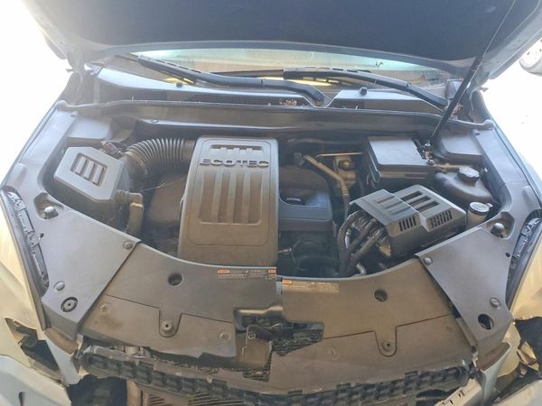 2014 CHEVROLET EQUINOX 1LT — Engine bay