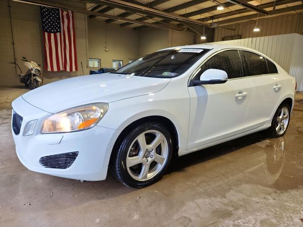 2013 VOLVO S60