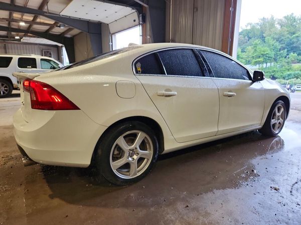 2013 VOLVO S60