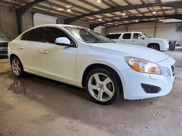 2013 VOLVO S60