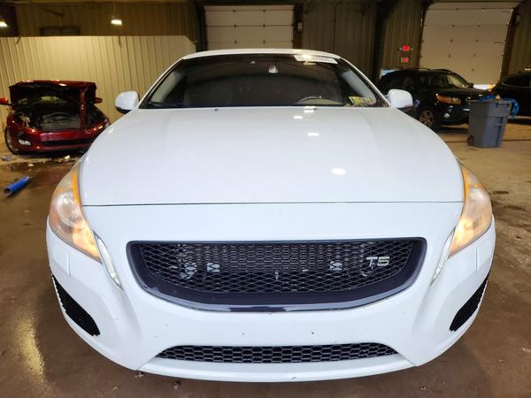 2013 VOLVO S60