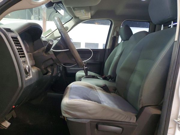 2016 RAM 1500 ST QUAD CAB 4X4