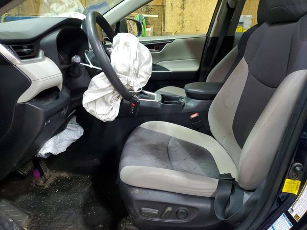 2019 TOYOTA RAV4 XLE / XLE Premium 4WD