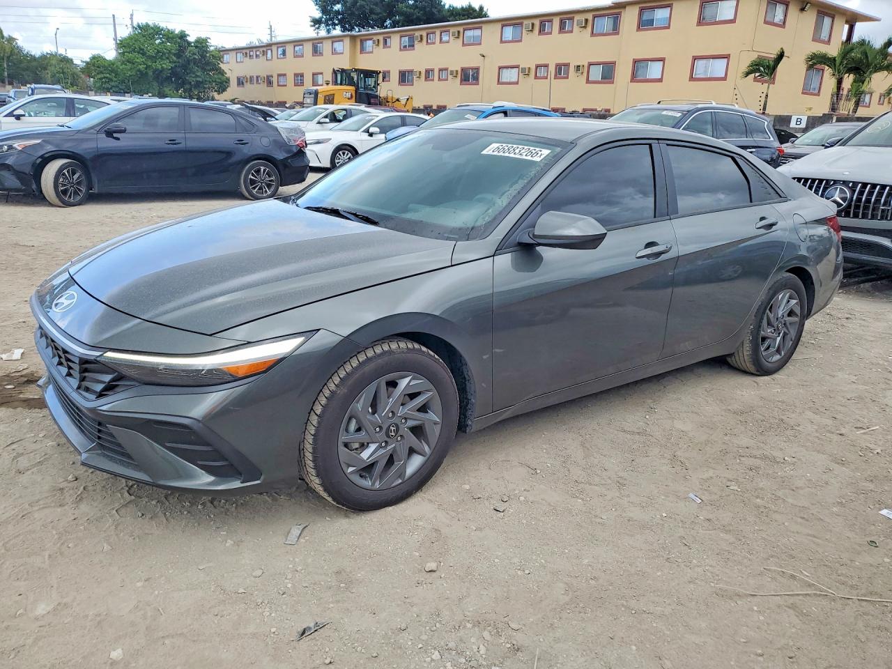 2024 HYUNDAI ELANTRA