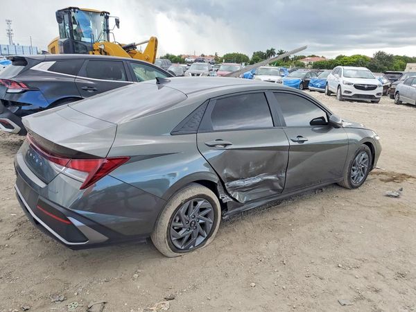2024 HYUNDAI ELANTRA