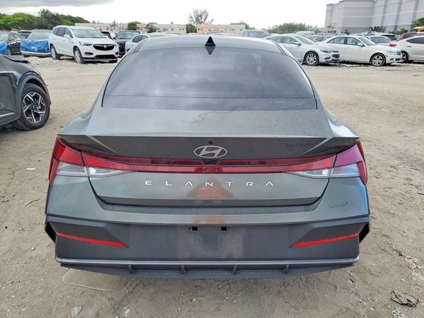2024 HYUNDAI ELANTRA