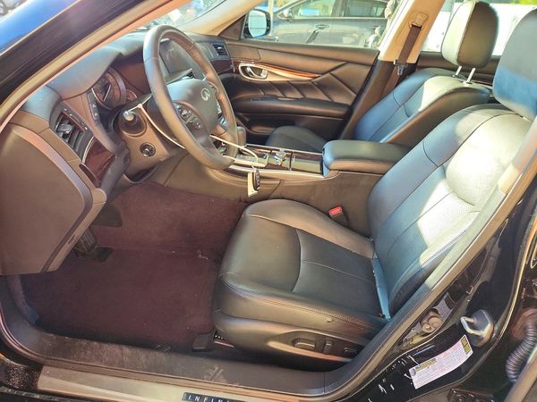 2016 INFINITI Q70L