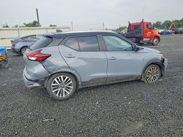 2022 NISSAN KICKS