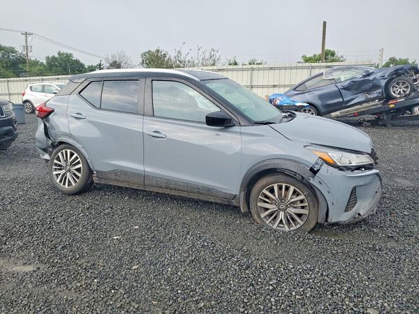 2022 NISSAN KICKS