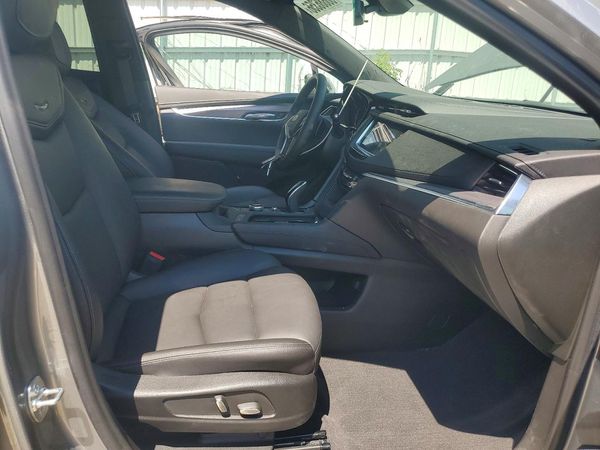 2025 CADILLAC XT5