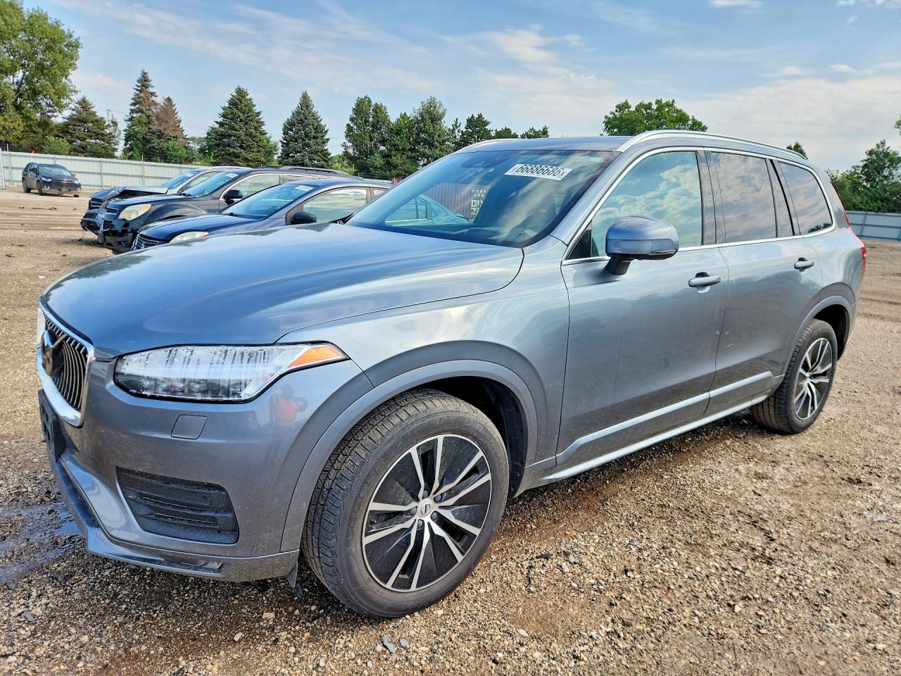 2020 VOLVO XC90 Momentum