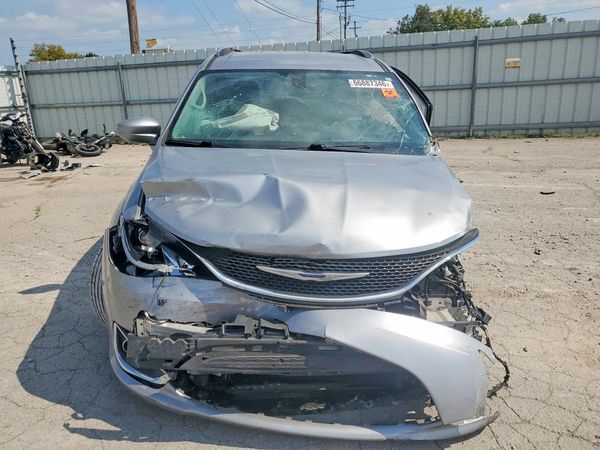 2019 CHRYSLER PACIFICA Touring L — DIRF