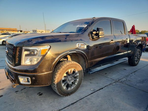 2018 NISSAN TITAN — Front 3/4