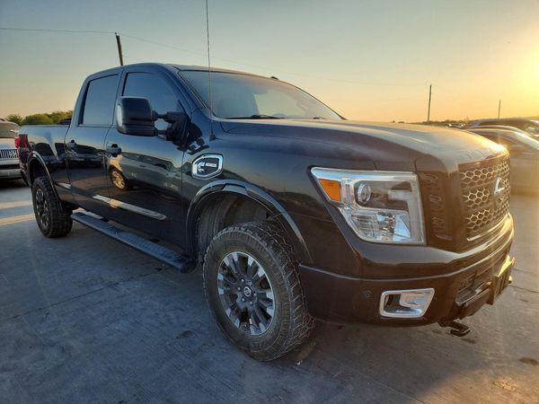 2018 NISSAN TITAN — Passenger 3/4