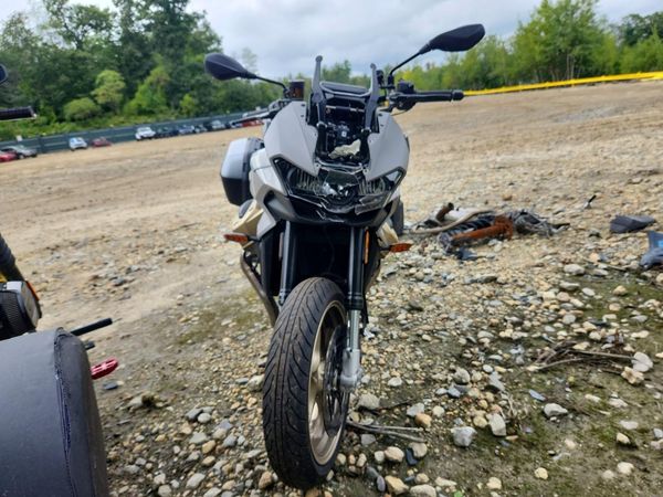 2023 MOTO GUZZI V100